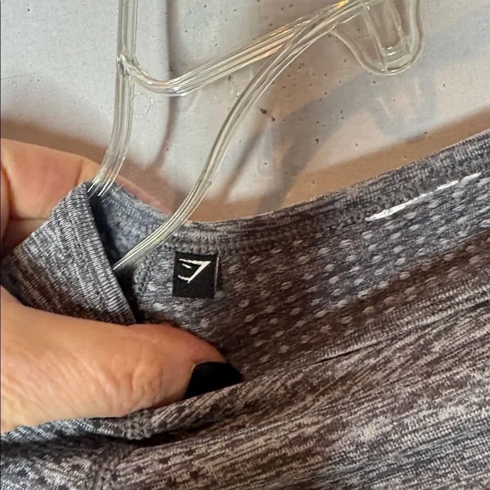 Gymshark Women’s Cropped Grey Seamless Long Sleeve Workout Top. Size Small.